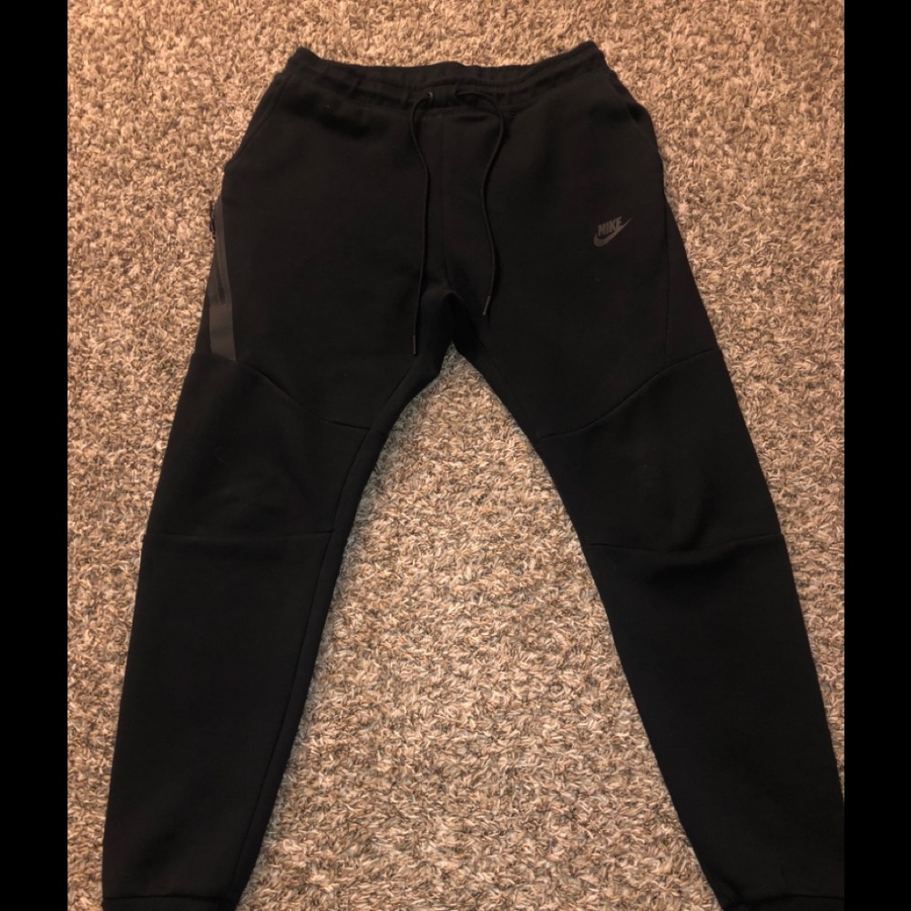 Nike Tech Fleece Pants Size Medium